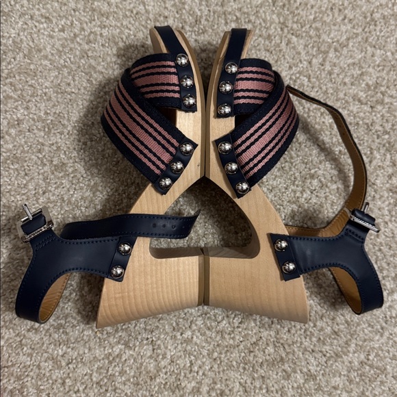 💕 Hunter Criss Cross Sandal 👡 - Picture 3 of 7